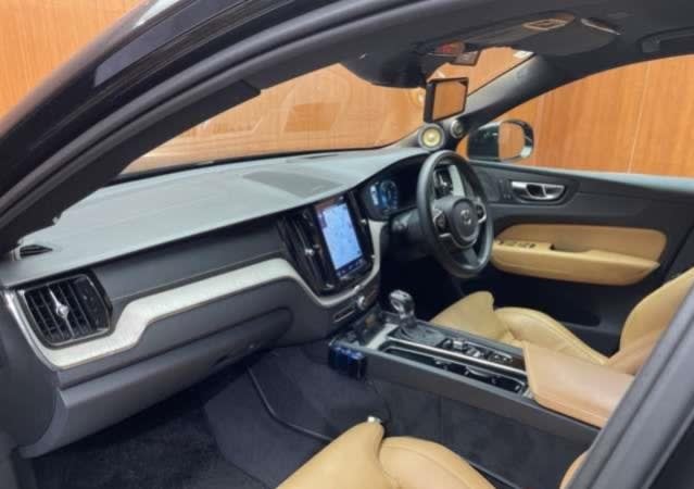 2019 VOLVO XC60 D4 MOMMENTUM - Image 7