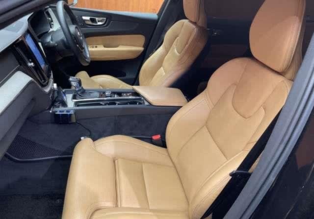 2019 VOLVO XC60 D4 MOMMENTUM - Image 8