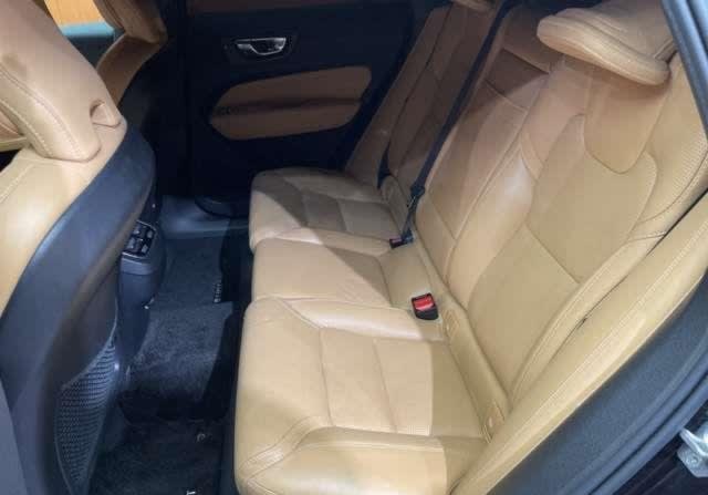 2019 VOLVO XC60 D4 MOMMENTUM - Image 9