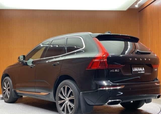 2019 VOLVO XC60 D4 MOMMENTUM - Image 11