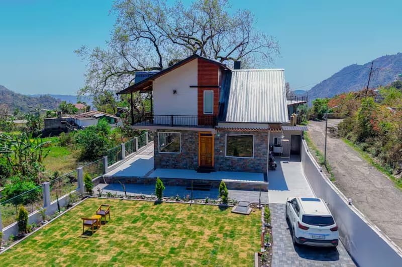 Cottage Exterior View
