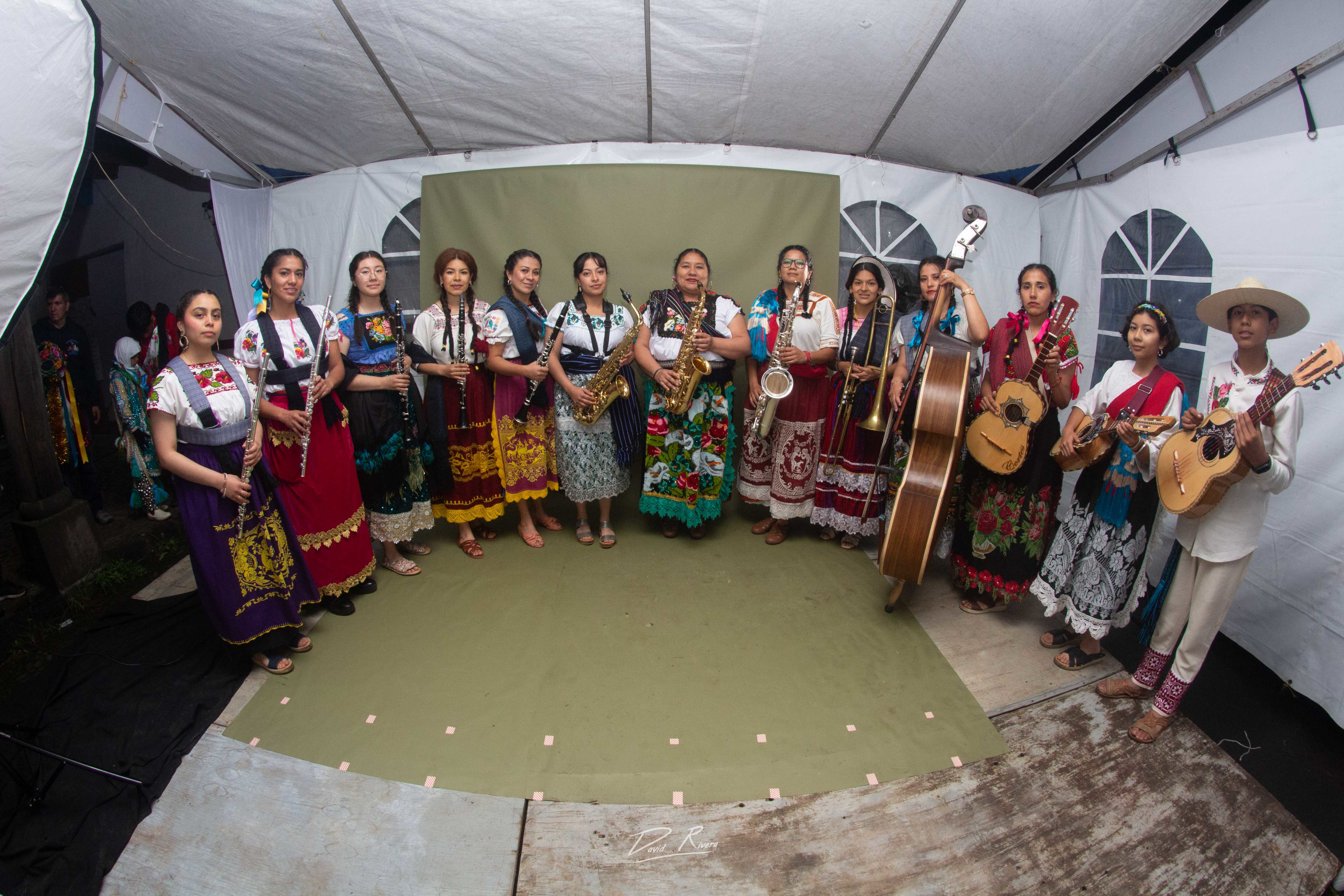ORQUESTA TINHARHANI DE TINGAMBATO - Fotografía 21
