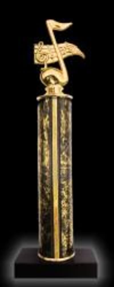 Black Marble with Round Filigree Riser - 13"