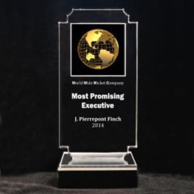 Retro Globe Acrylic Trophy - 7-3/4" Gold