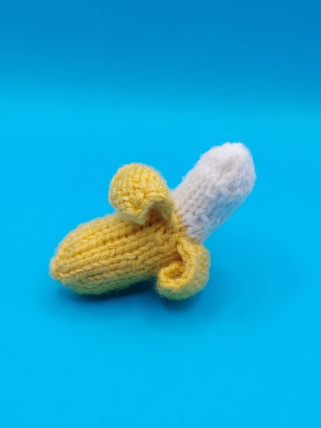 Knitting Pattern 'Banana' on Pattern Paradise