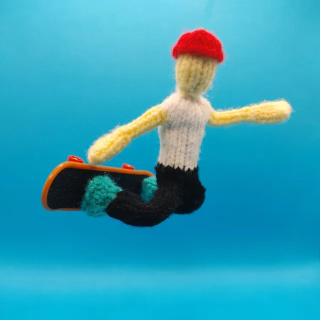 Knitting Pattern 'Skateboarder (Rides Tech Deck)' on Pattern Paradise
