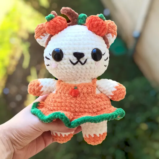 Crocheting Pattern 'Cleo the Pumpkin Cat' on Pattern Paradise