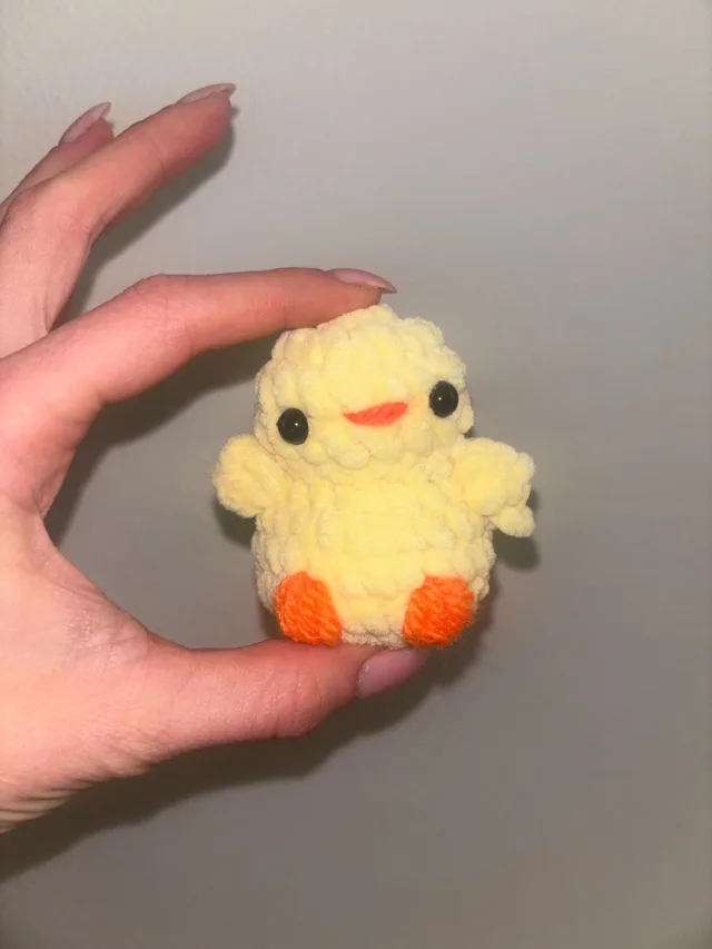 Crocheting Pattern 'No-Sew Mini Amigurumi Chicken' on Pattern Paradise