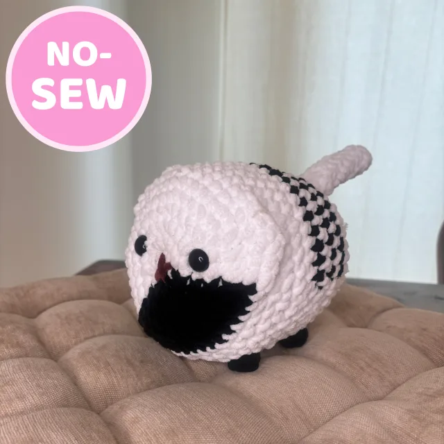 Crocheting Pattern 'Loaf Cat Black & White(No Sew)' on Pattern Paradise