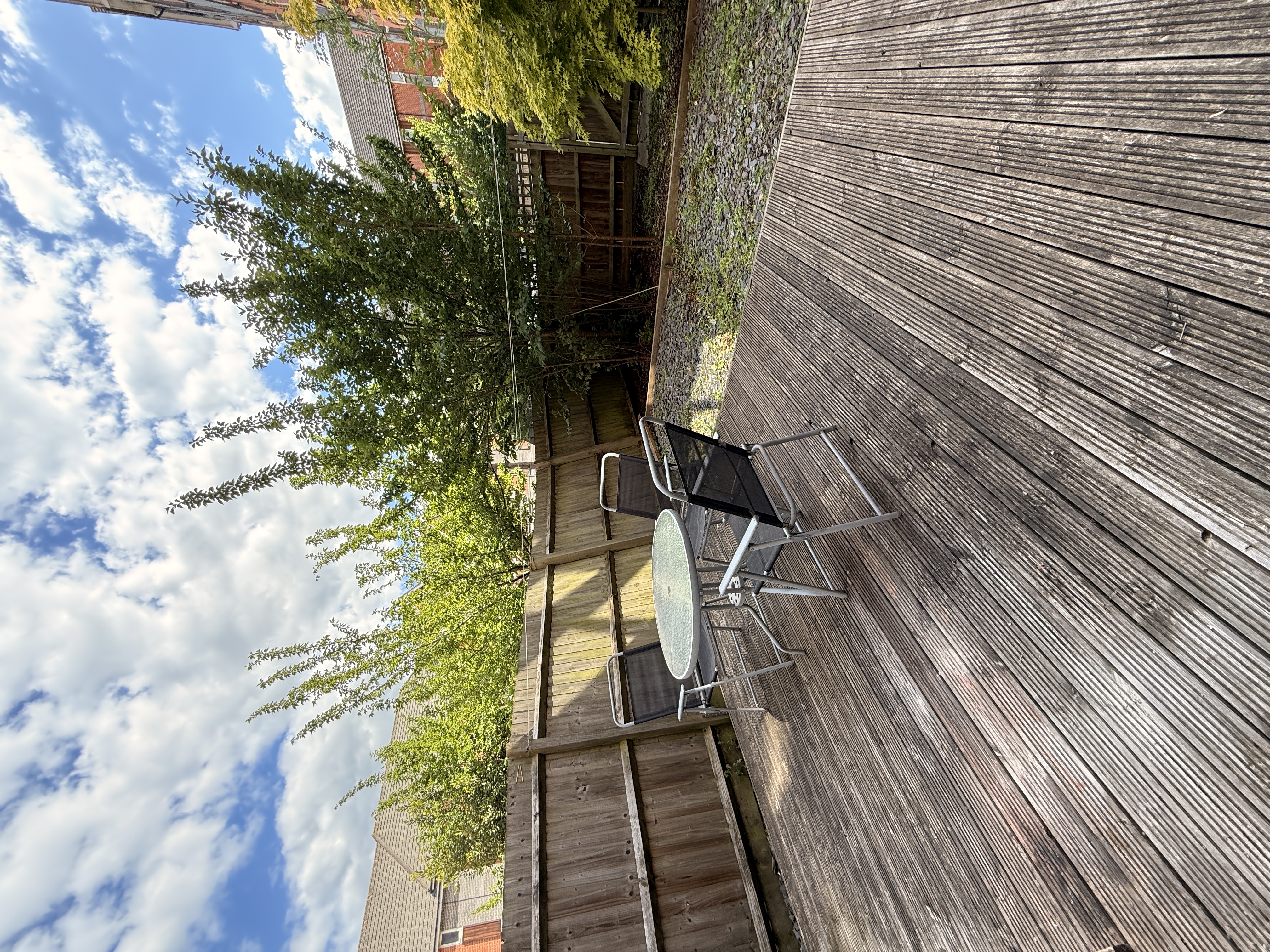 Modern 3 Rooms in Milton Keynes view 8