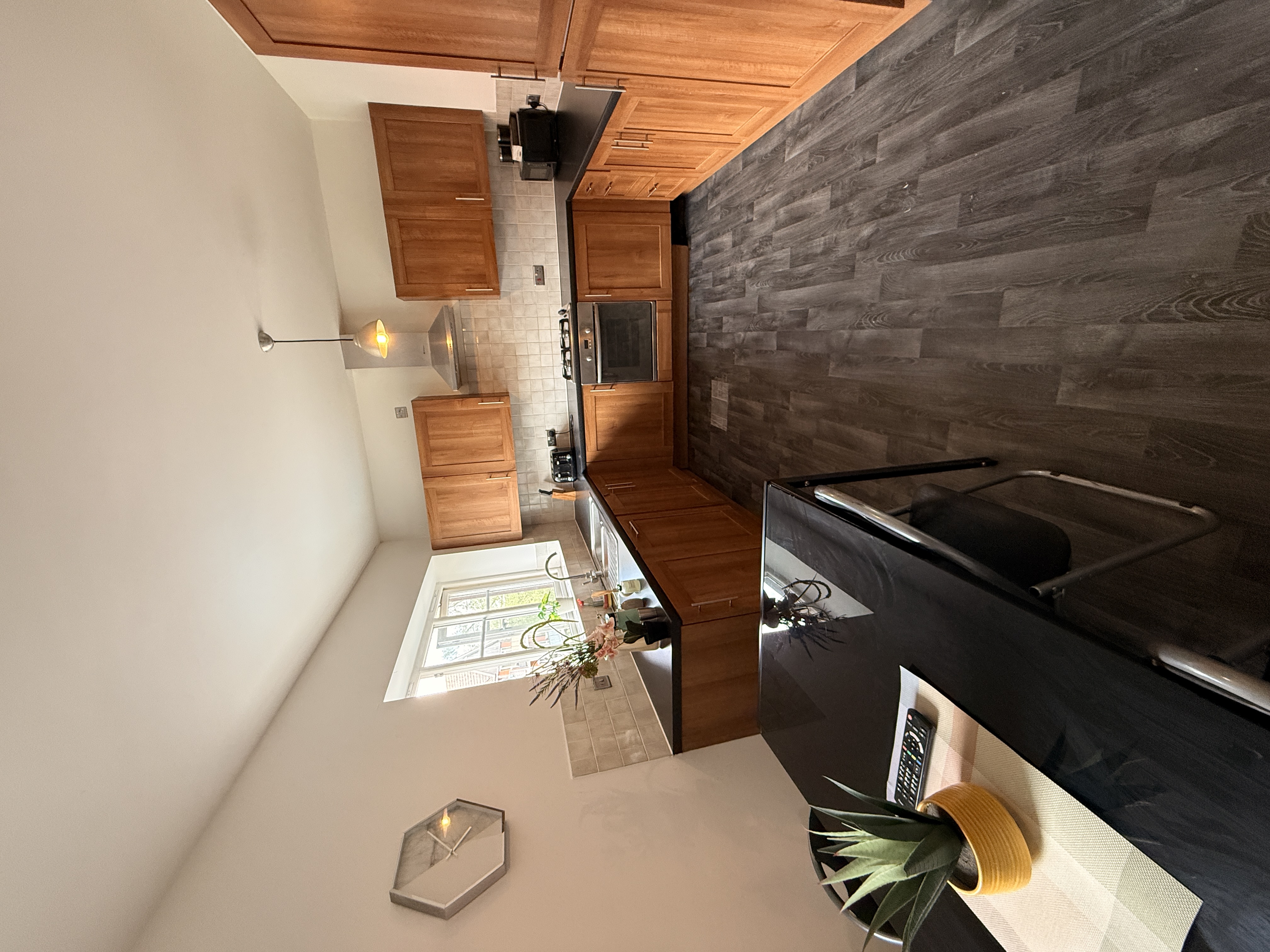 Modern 3 Rooms in Milton Keynes view 9