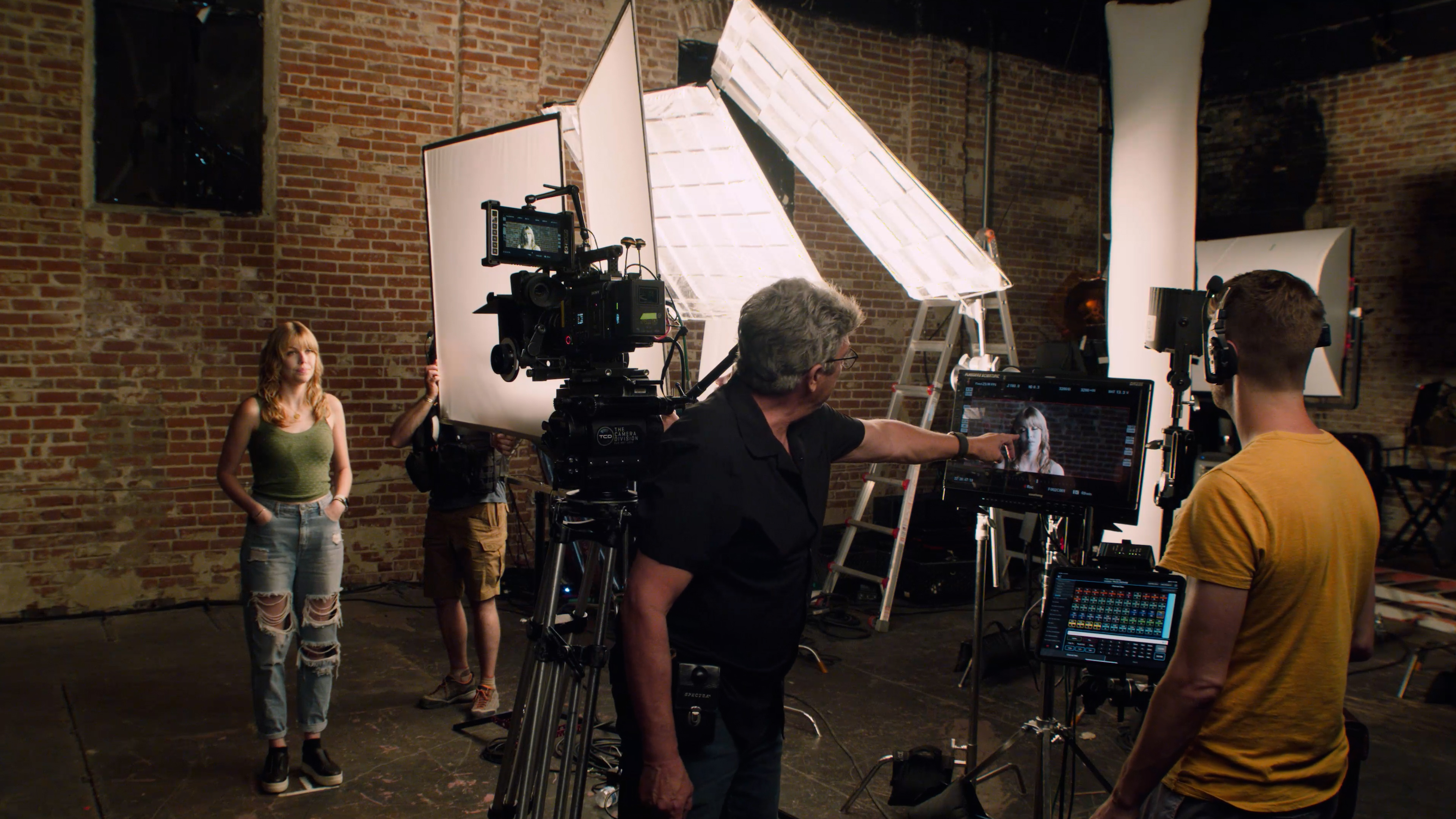 Shane Hurlbut lighting a set