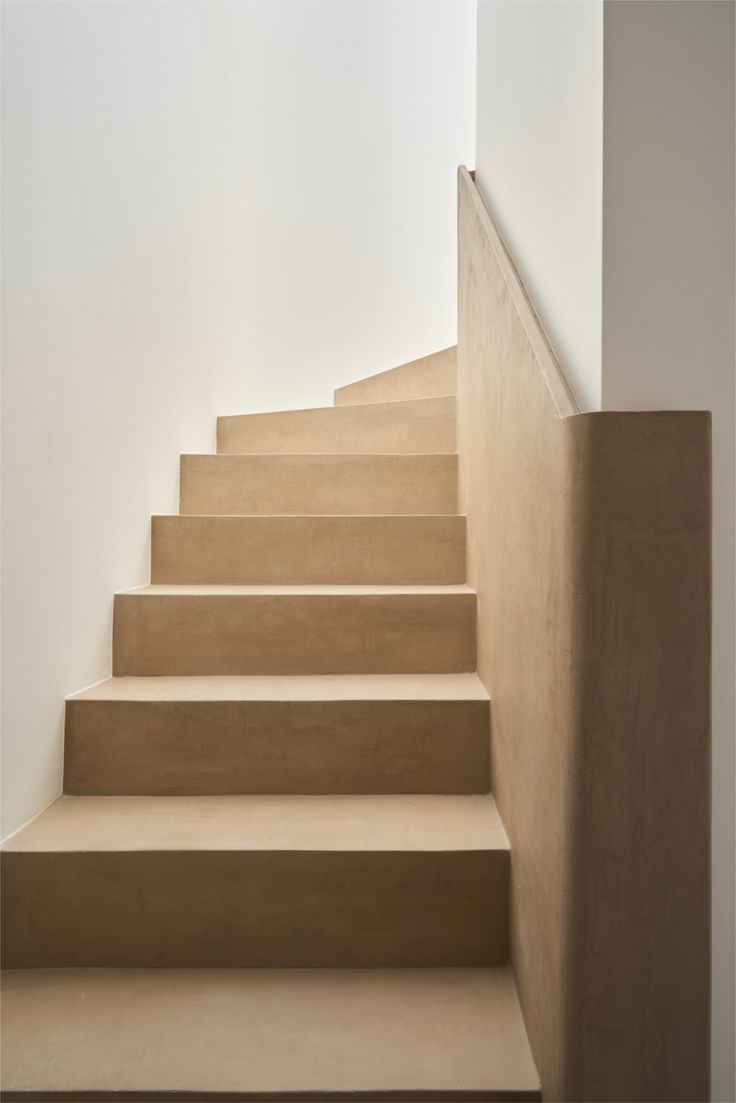 Joint-Free Microcement Flooring & Staircases in Riyadh Villas