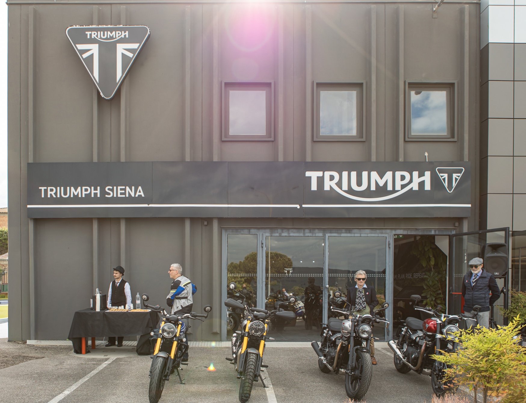 TRIUMPH Siena Dealership