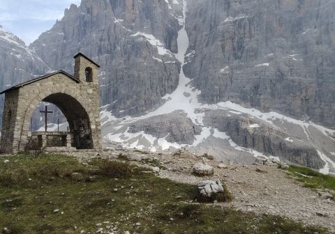 Canalone Neri visto da chiesetta dietro rifugio