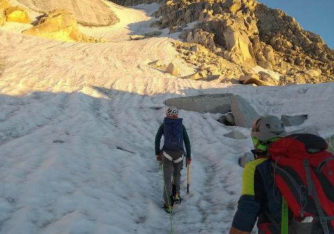 Risalita lungo lato destro della vedretta