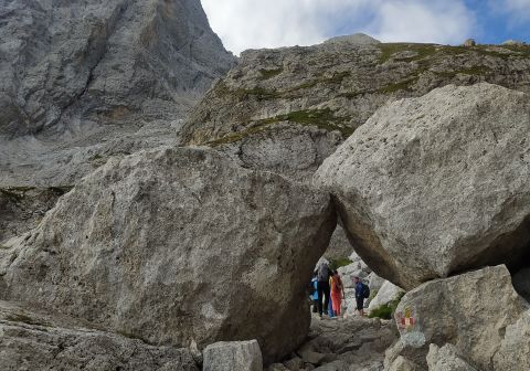 Corno Grande - Vetta Orientale - Via Ricci - foto 2