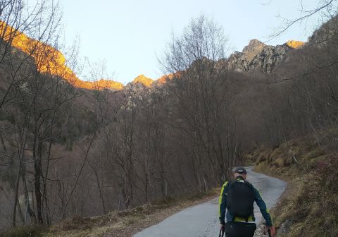 Da Vaiale alla Capanna Tita Secchi - Passo delle Portole - Maniva - foto 1