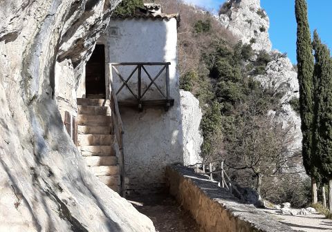 Eremo di San Valentino (giro ad anello) - foto 6
