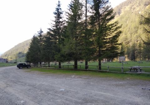 Lago Nero - Bivacco Linge - Rifugio Valmalza - foto 1