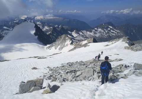 In discesa dalla cresta Ovest