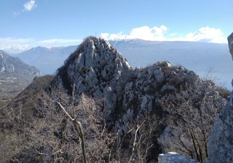 Cresta tra anticima e cima
