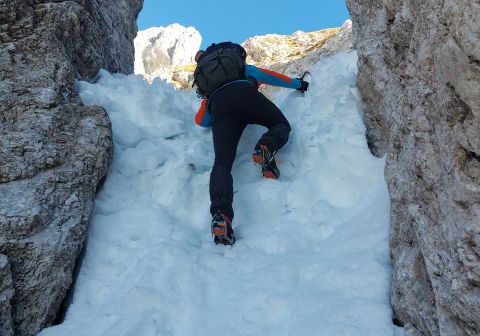 Breve parete di neve