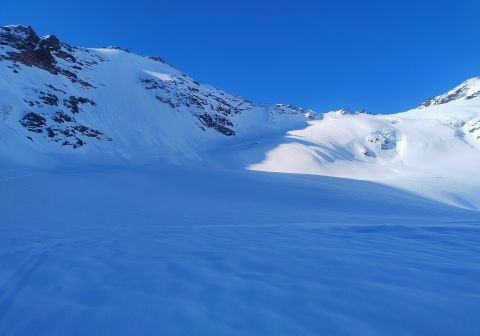 Parete nord-ovest della Punta Cadini e colle degli Orsi