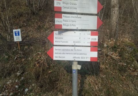 Indicazioni per il Sentiero dei Tre Amici