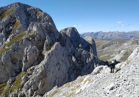 Salendo verso la Presolana Orientale