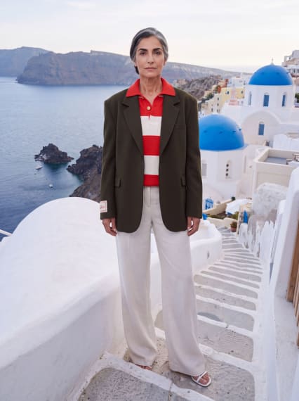 Same garment, second backdrop