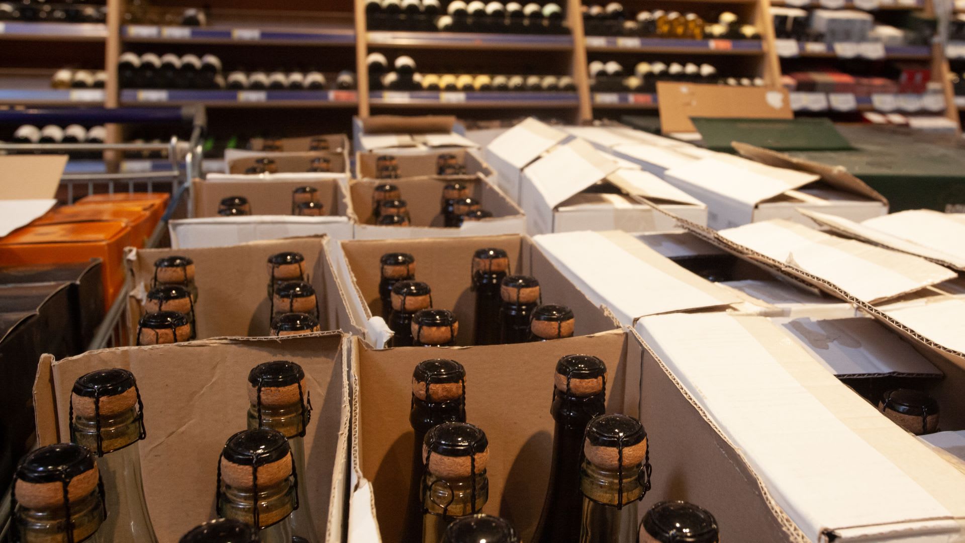 Alcohol Store Boxes Liquor Manufacturer License: 2025 Guide To Get Your Liquor License