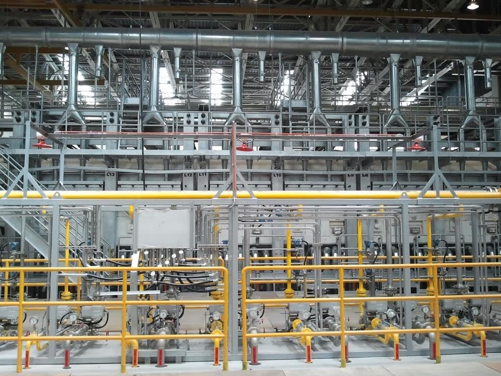 Instrument piping and valve skids installed in a process plant