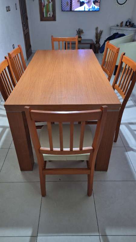 Juego de comedor muy bueno 2