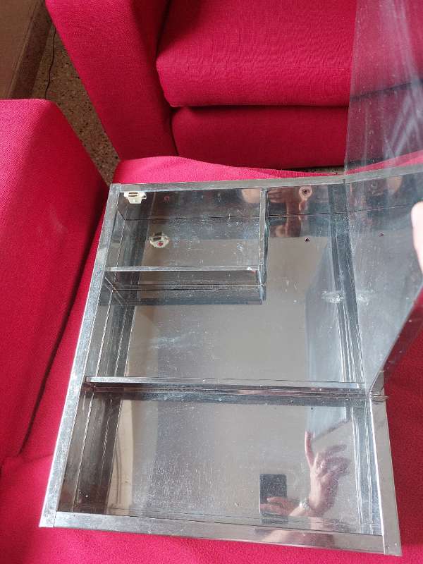 Vendo botiquin y organizador de ducha 2