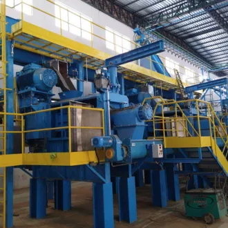 Detalhe de corrimão e guarda-corpo em aço.