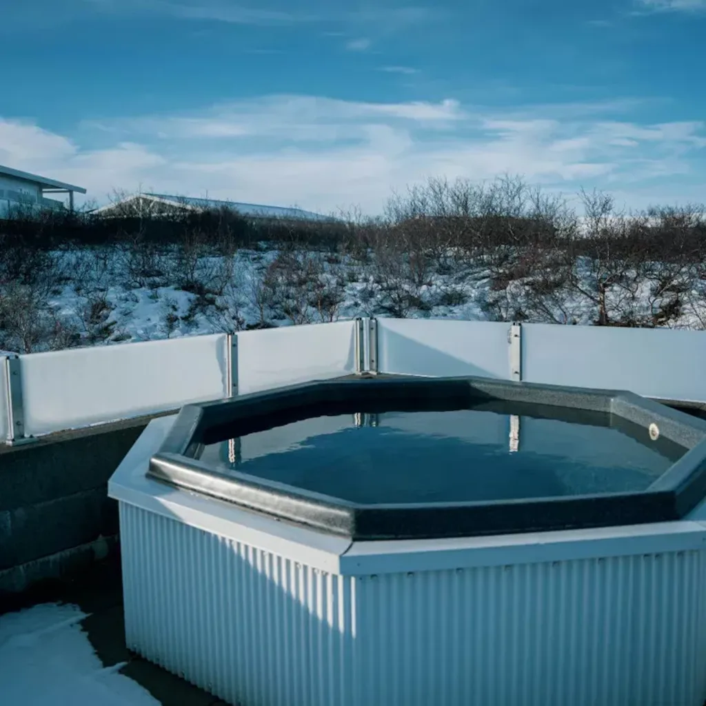 Grimsborgir Hot Tub 1