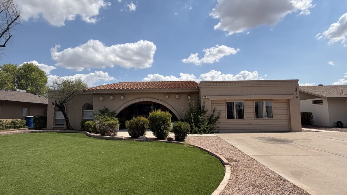 Phoenix Haven Assisted Living LLC Assisted Living community exterior in Tempe, AZ