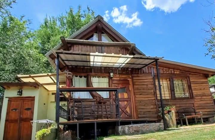 Cabaña Con Jardín Y Pileta Privada Para 4 Cerca Del Cucú Y Del Rio Los Chorrillos - Cochera