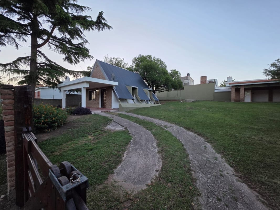 Casa en alquiler temporal - Casa Rio Limay- El Fantasio- 6 Pasajeros- Para Grupo De Amigos- Villa Carlos Paz