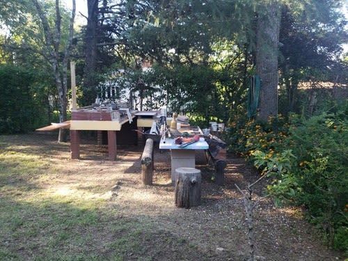 Amplia Casa De 3 Dormitorios Con Estudio Independiente Y Departamento Adicional En Lote De 902 M2 En La Calle Principal De Tanti