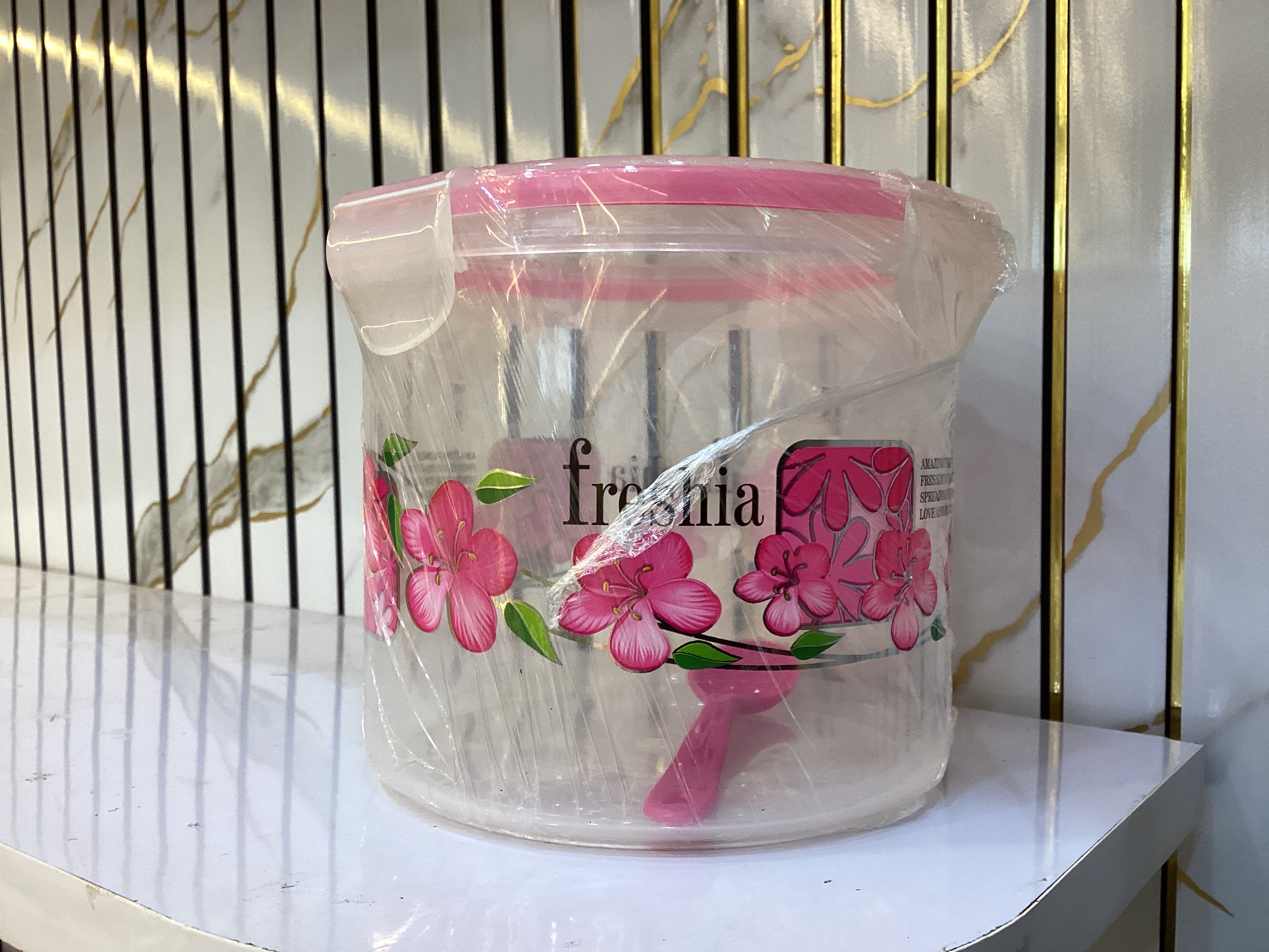Freshia Round Plastic Container 1000ml, (Floral Printed), (with 1 spoon).
