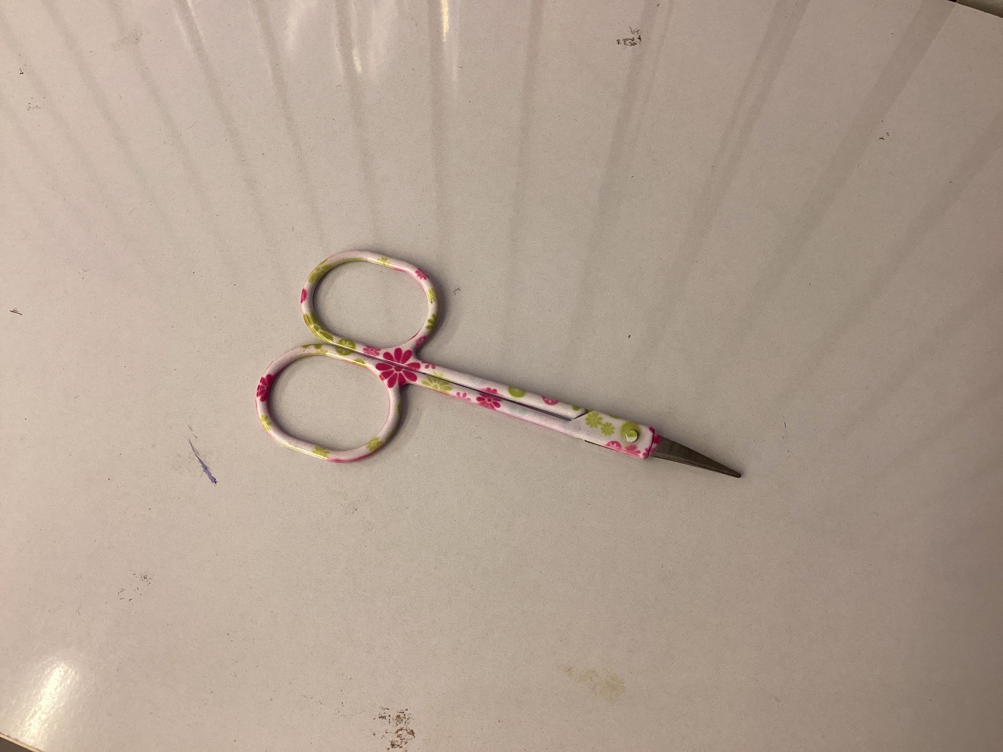 Eyebrow threading scissors