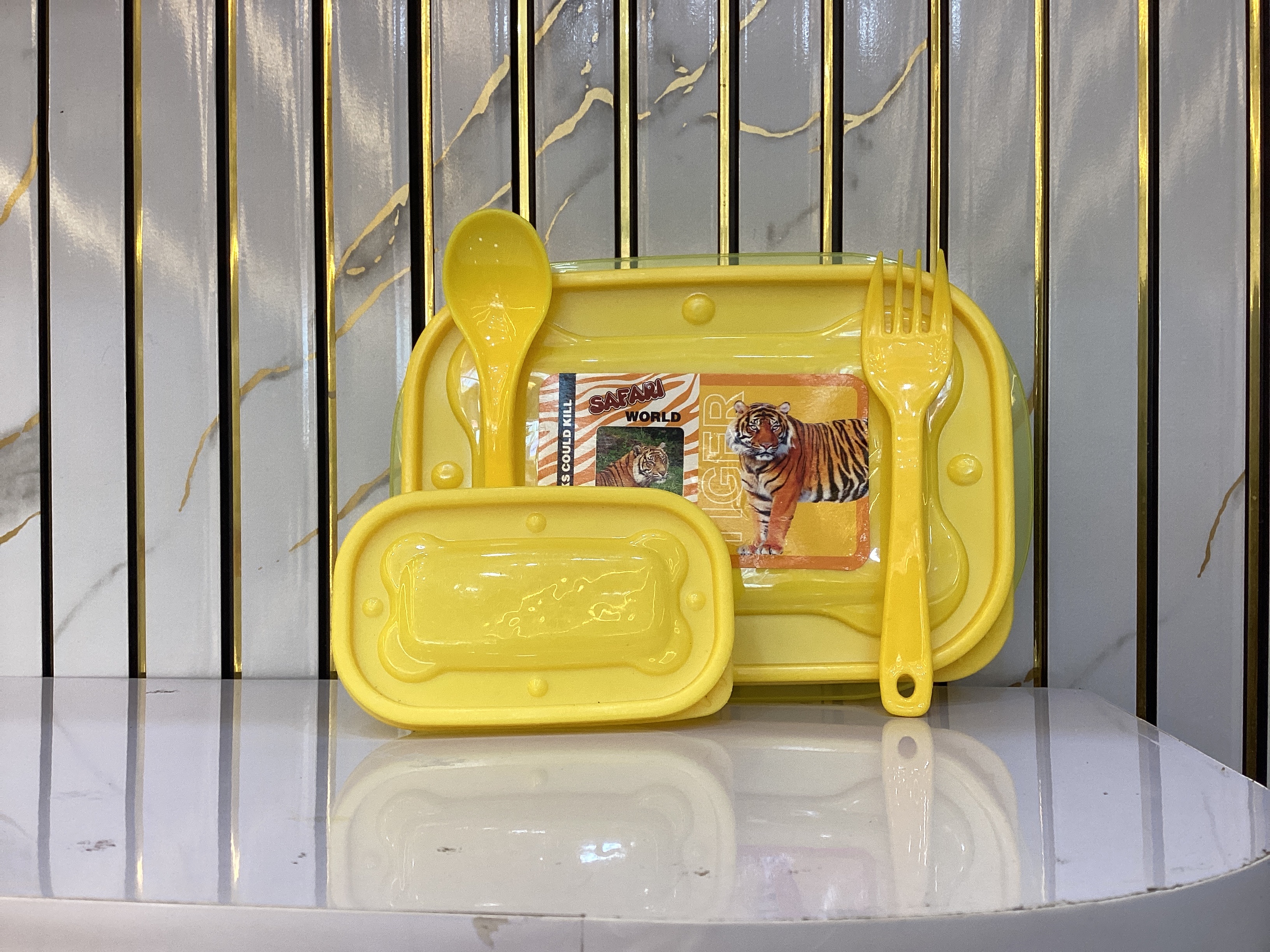 Paras Crackle 500 Lunch Box (Safari World) — Yellow