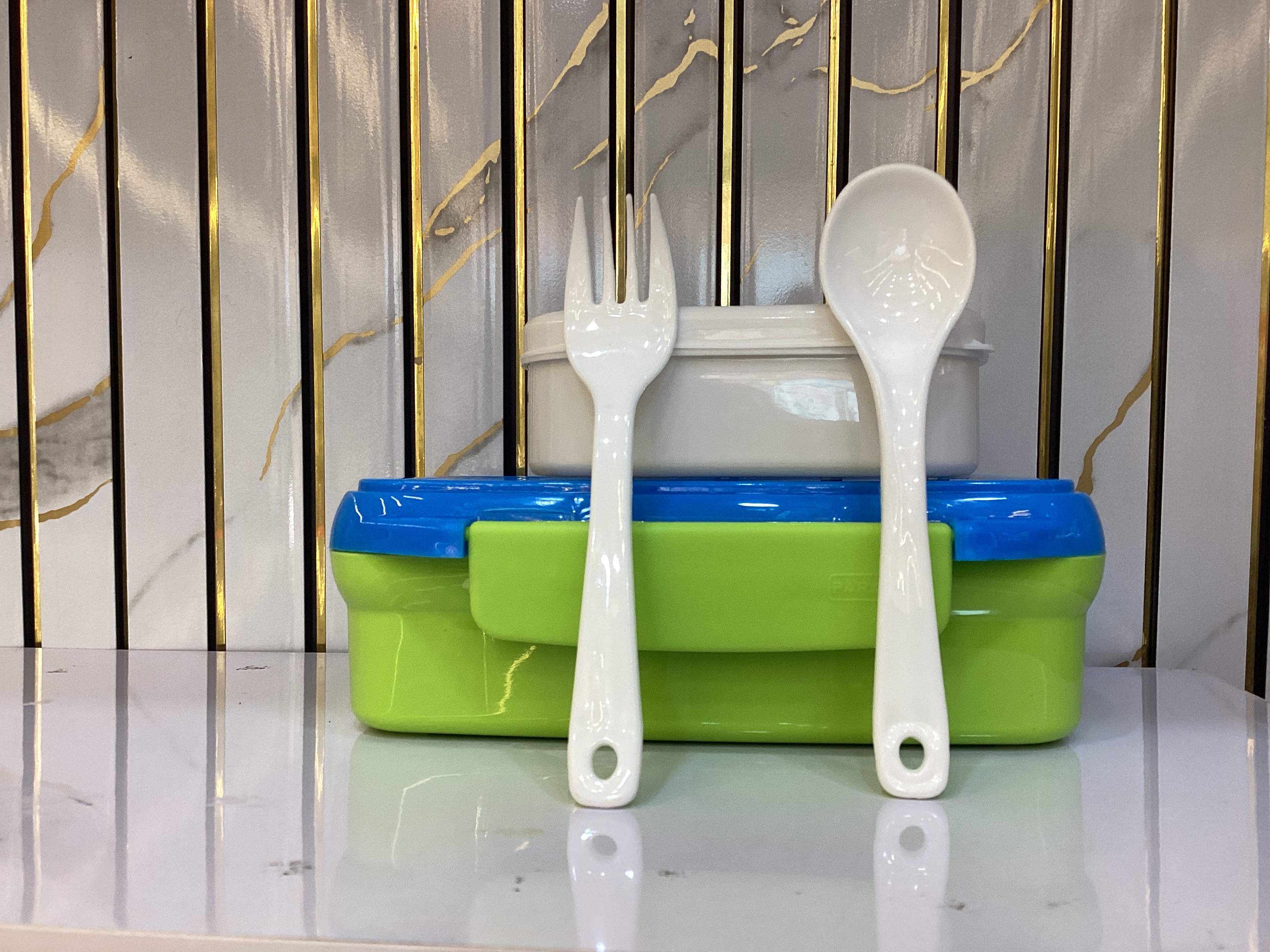 Paras Berry Lunch Box