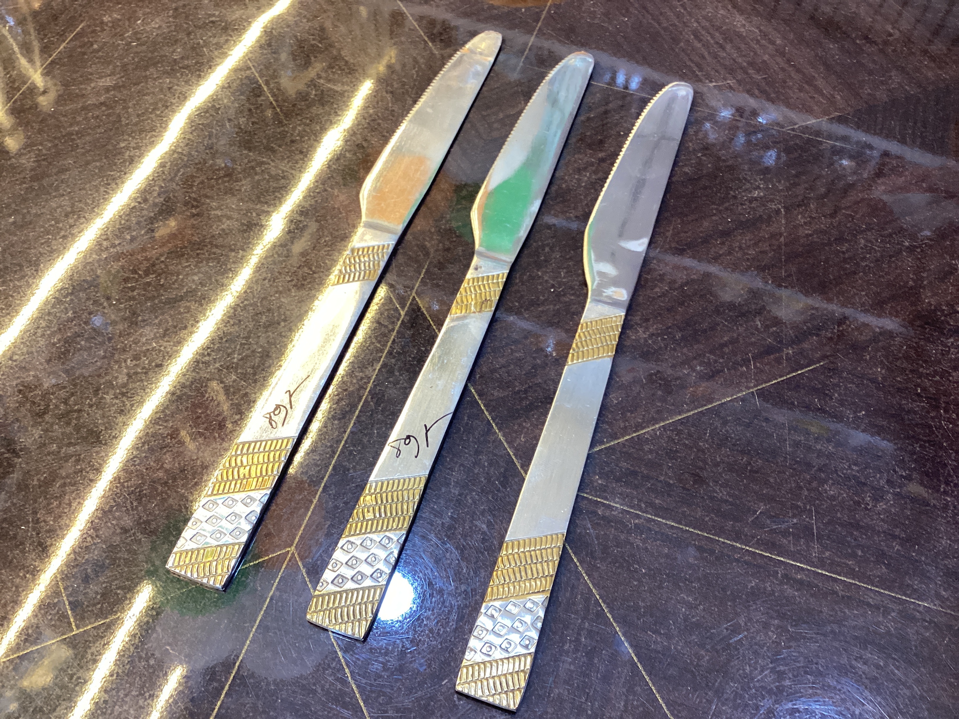 Stainless Steel Dinner Knife ( Serrated Blade)(1 pc)