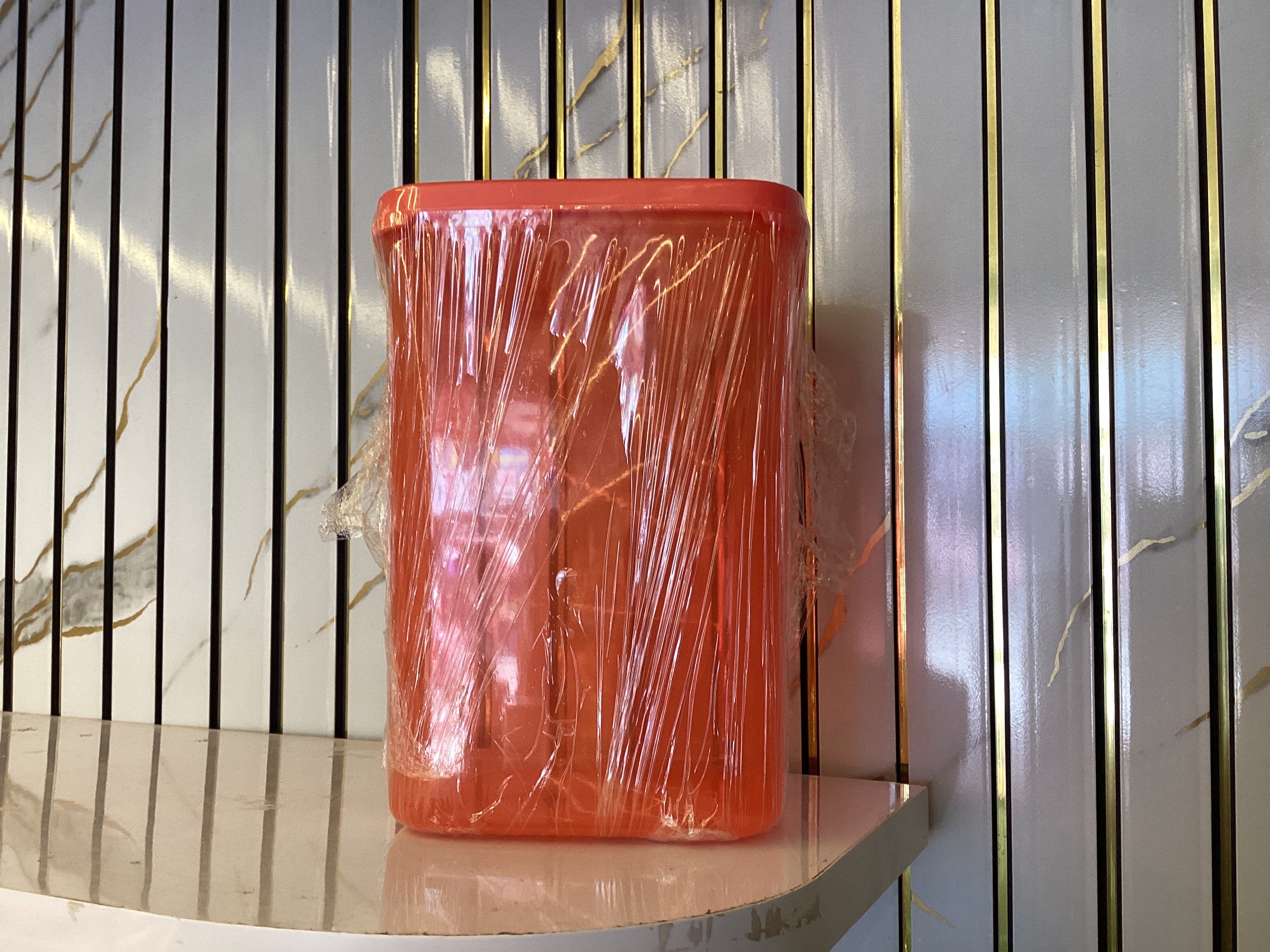 Varmora Transparent Plastic Container (850 ml) — Red / 1250 ml