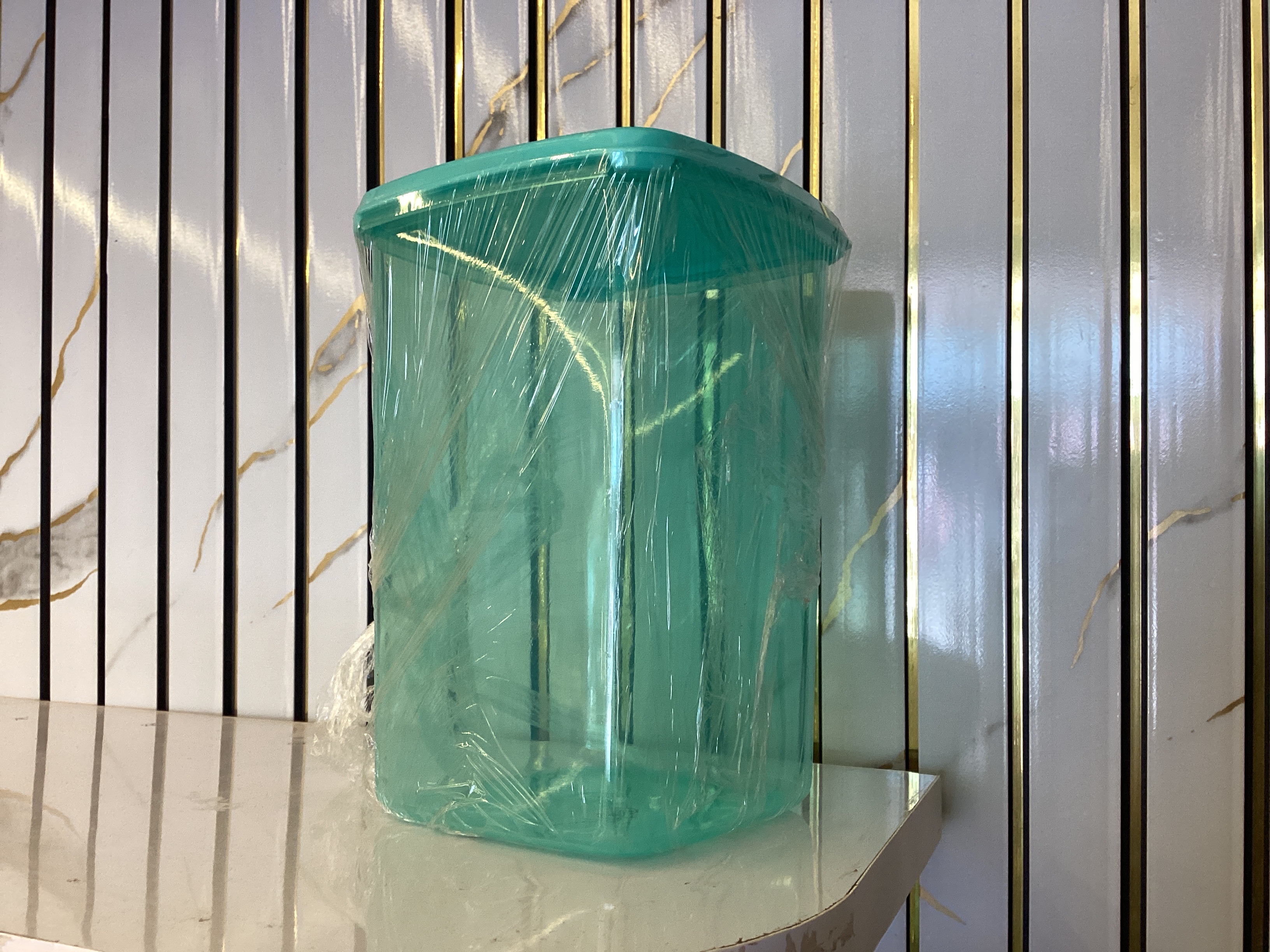 Varmora Transparent Plastic Container (850 ml) — Blue / 850 ml