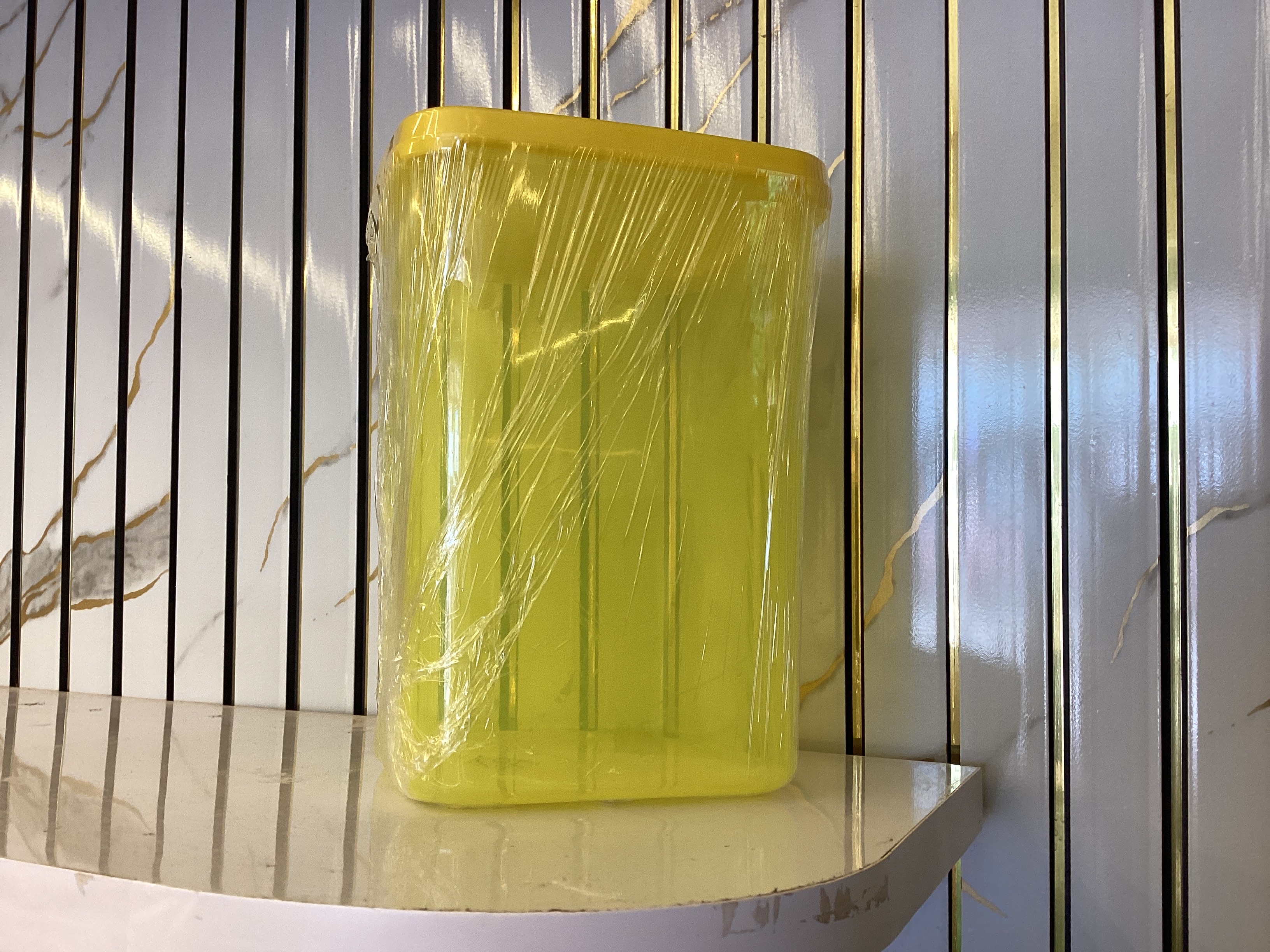 Varmora Transparent Plastic Container (850 ml) — Yellow / 1250 ml