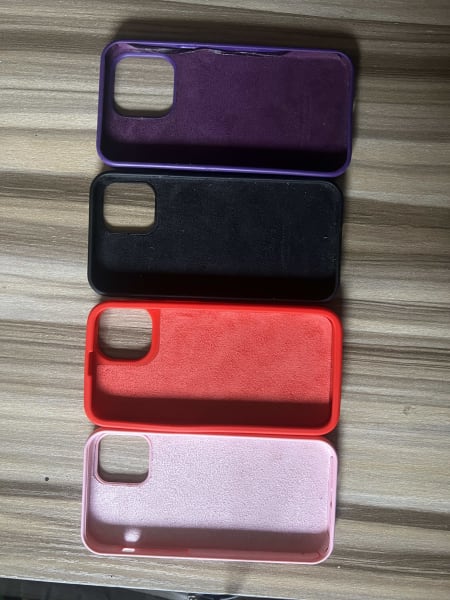 FREE IPHONE 11 pro POUCH thumbnail 2